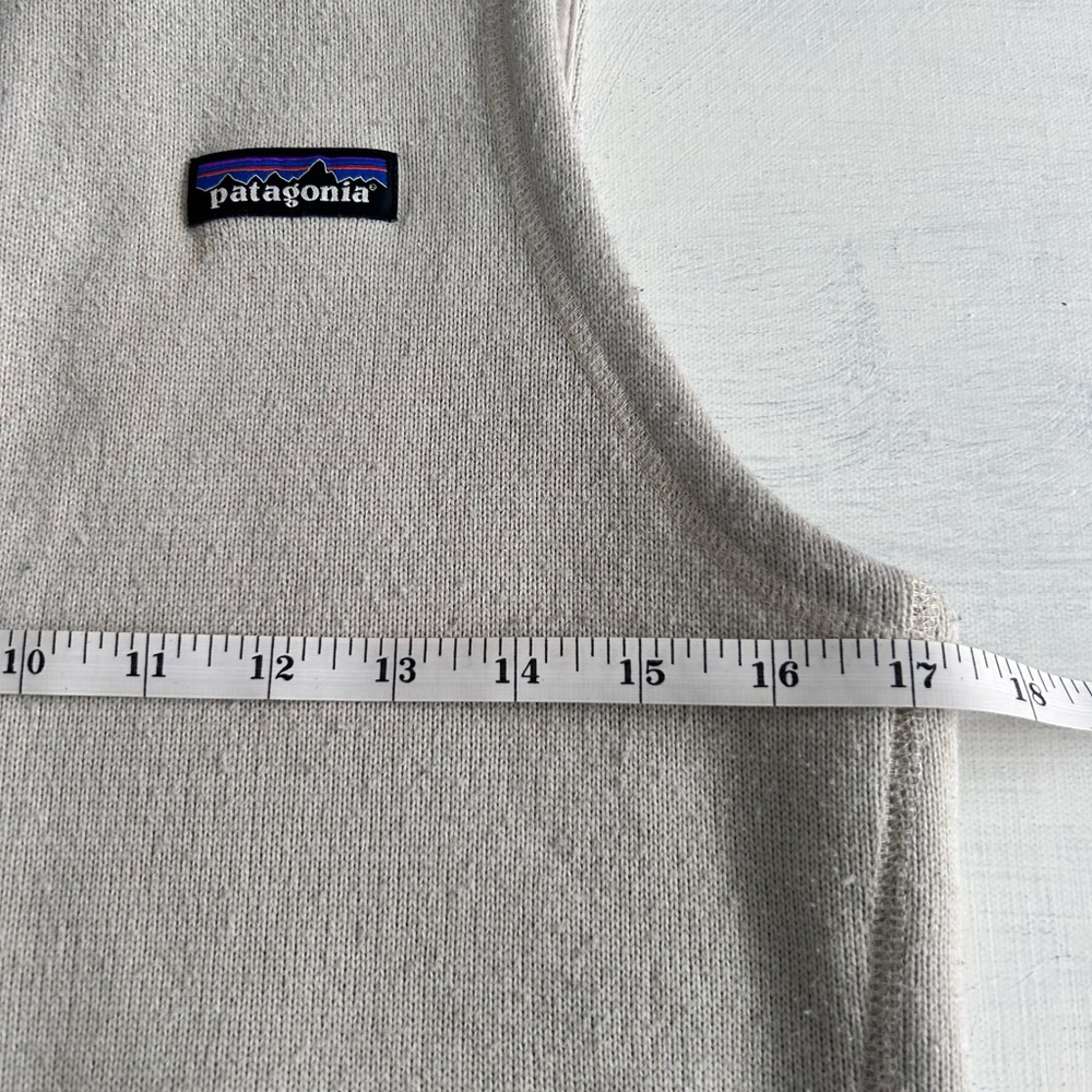 Patagonia Women’s’ Outwear Vest Tan Med - Picture 4 of 6